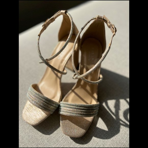 NIB Paradox London Mackenzie Heels in Rose Shimmer, Size 6.5, REDUCED! - Picture 4 of 7